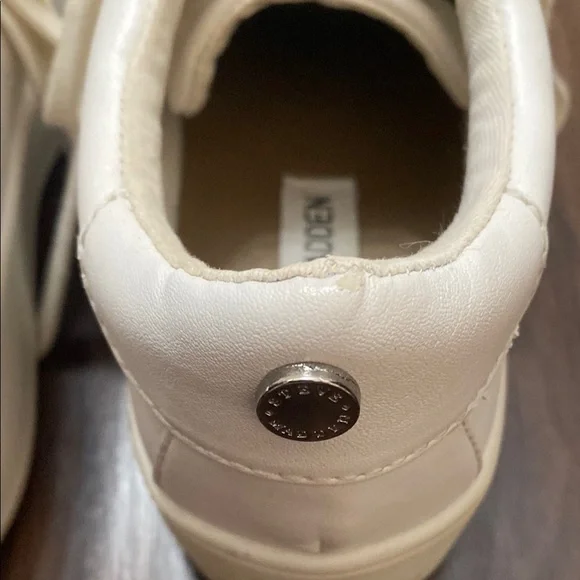Steve Madden Bertie White Sneakers Classic Low-Top Design Platform - Picture 7 of 14